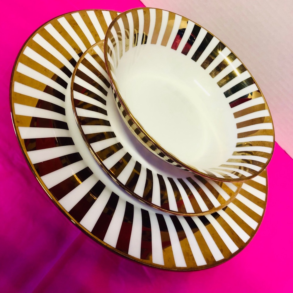Ciroa Luxe Side Plates Gold metallic striped accent Luxurious Table Dinnerware
